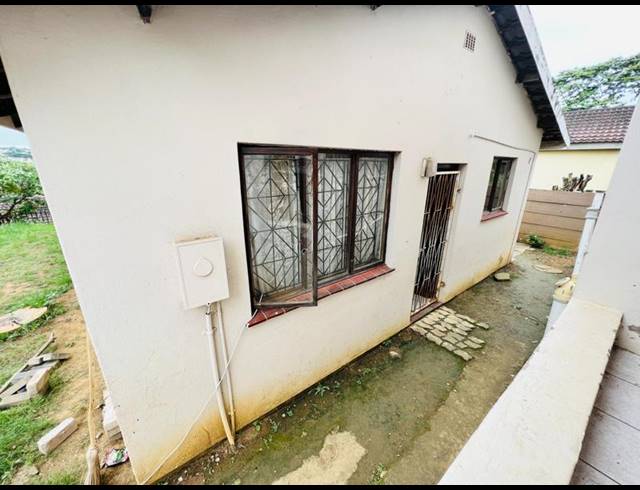4 BEDROOM HOUSE FOR SALE IN NEWLANDS WEST